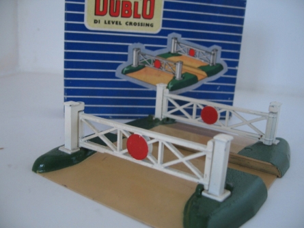 Hornby Dublo D1 Level Crossing - 2/3 Rail 