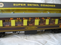 Wrenn W6001A No 87 Brown/Cream Pullman Coach - BT 
