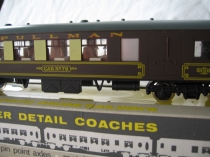 Wrenn W.6000A  No 79 Pullman Brk Coach - Brown/Cream-WT 