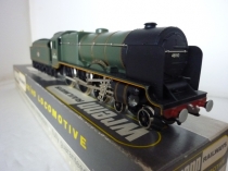 Wrenn W2262 "Grenadier Guardsman" - BR Green 