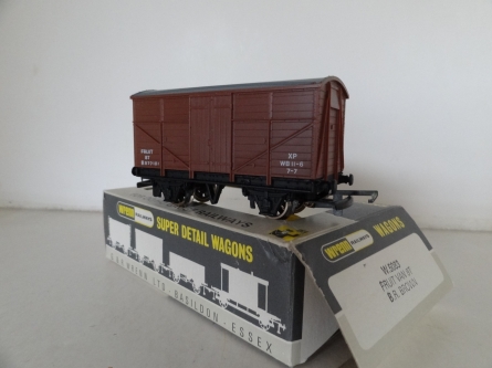 Wrenn W.5083 BR Brown 8 Ton Fruit Van