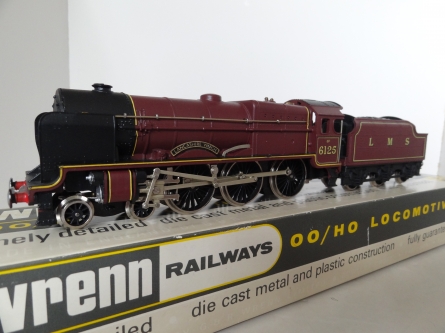 Wrenn W2274/5P " Lancashire Witch" - LMS Maroon - 1990 Issue - Rare
