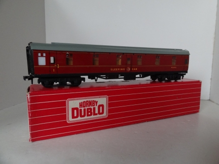 Hornby Dublo 4078 Composite Sleeping Car - BR Red - 2/3 Rail Operation 