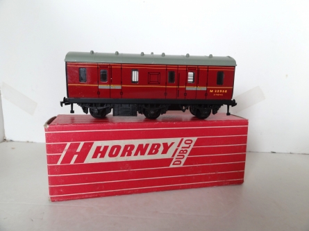 Hornby Dublo 4076  6 Wheeled Passenger Brake Van - Rare