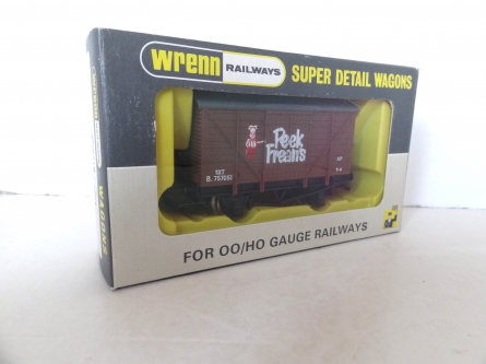 Wrenn W4318 "Peak Freans" Ventilated Van - BR Brown - B757051