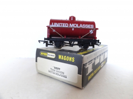 Wrenn W5077 "United Molasses" Tank Wagon - Red