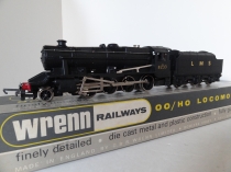 Wrenn W2225A  8F Freight Loco -  LMS Black - 8233 - Period 4 - Rare Number